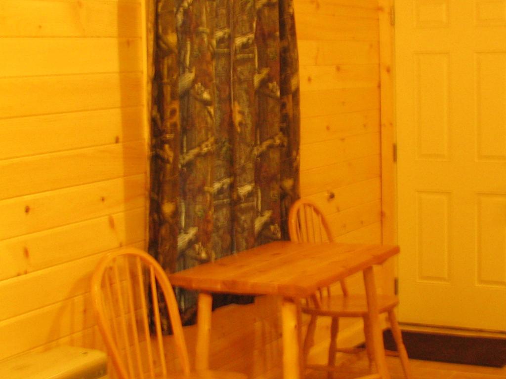 Pine Knoll Hotel Lakeside Lodge & Cabin 올드 포지 객실 사진