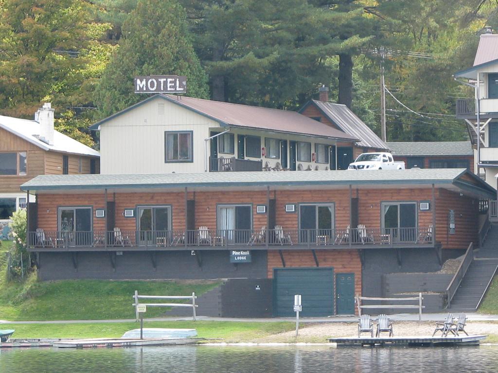 Pine Knoll Hotel Lakeside Lodge & Cabin 올드 포지 객실 사진