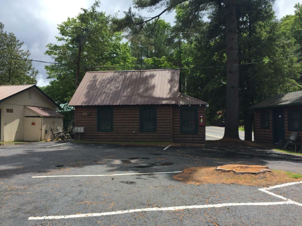 Pine Knoll Hotel Lakeside Lodge & Cabin 올드 포지 외부 사진